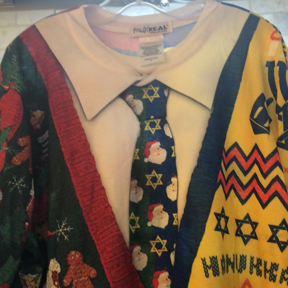 Christmas Hanukkah Long Sleeve T-shirt Size Large; 100% Polyester Worn Once - Picture 3 of 3